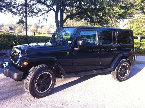 2012 wrangler unlimited, altitude package, auto trans, immaculate condition!