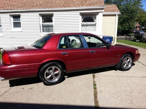 Ford crown victoria lx sport hard to find - no winters rust free **low reserve**