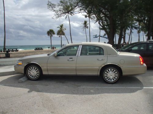 2004 lincoln towncar ultimate with wery low miles