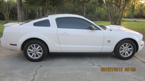 Beautiful white mustang with leather interior - excellent condition