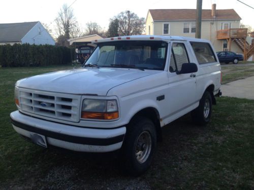 1995 white ford bronco xlt 4x4 cab visor
