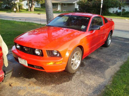 2005 mustang gt 4.6 5 speed red great car fast 72k leather loaded 2nd owner