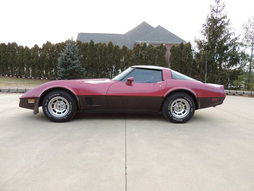 1981 corvette rare d84 option autumn red/dark claret glass tops low actual miles