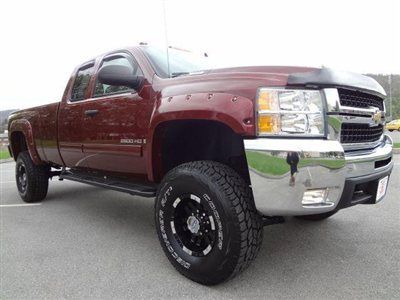 2009 chevy silverado lt 2500hd extened cab 8-foot bed 4x4 lifted w/ many extras