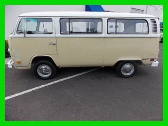 72 volkswagen bus from southern dry california//original and stock