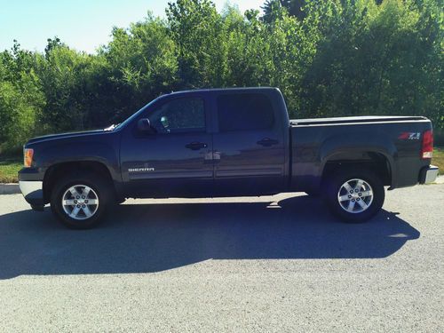 2011 gmc sierra sle crew cab 4/4 low low miles! loaded! mint! best deal anywhere