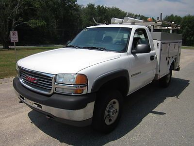 Great utility truck w/ 154871 miles