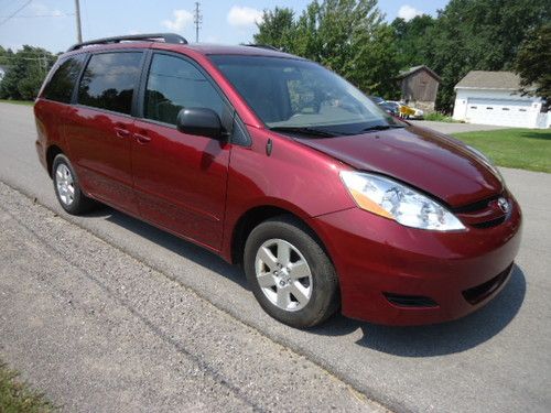 2010 toyota sienna le low miles 1 owner all power