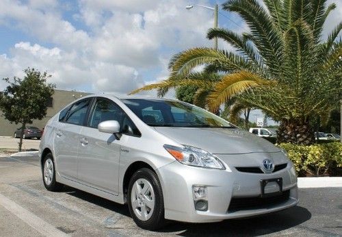 2010 toyota prius ** 1 owner ** clean carfax!