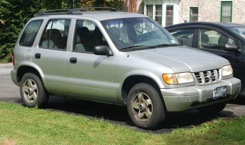 2001 kia sportage sport utility 4-wd clean, low miliage not running for parts nr