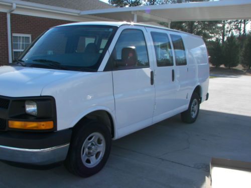 2008 chevrolet express with dual side cargo doors