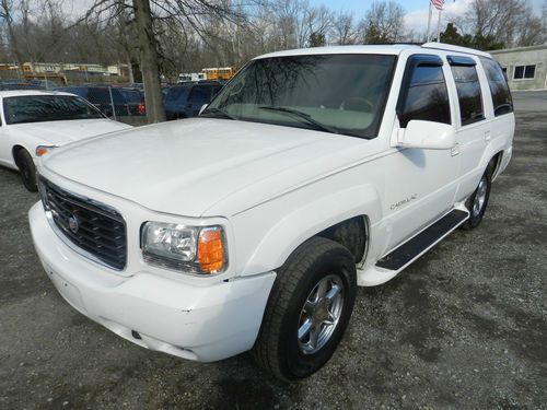 2000 cadillac escalade 4wd leather/power, on-star tow pack low miles we finance
