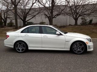 2008 mercedes c63 amg 19000 miles every option 64,130.msrp clean car fax awesome