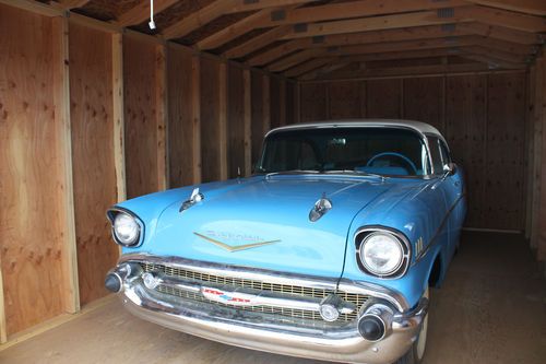 1957 chevy 2 dr hard top