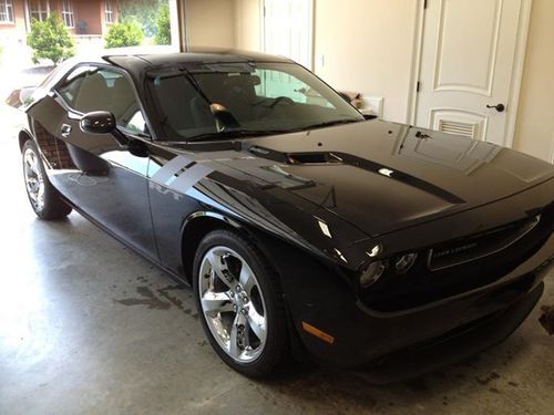 2012 dodge challenger r/t 5.7 liter hemi 5 speed automatic with electronic shift