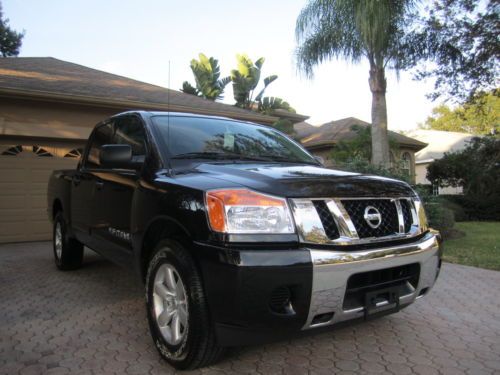 2013 nissan titan crew cab 4dr 2wd new only 145 miles save $$$$ 18&#034; alloys mint!
