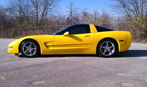 2001 corvette coupe clean with extras