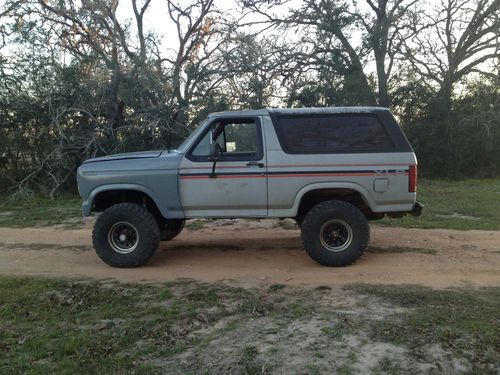 1982 ford bronco - lifted