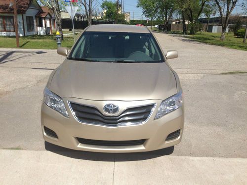 2011 gold toyota camry