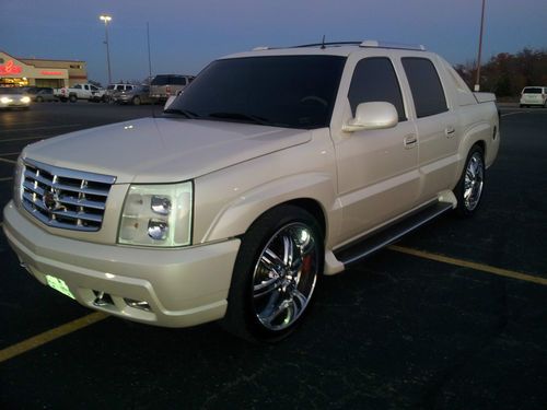 Cadillac escalade ext show truck!!! only 40k miles! immaculate! custom!