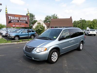 No reserve 2005 chrysler town and country platinum edition seats 7