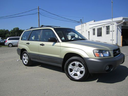2004 subaru forester x, 5 speed, awd, very clean