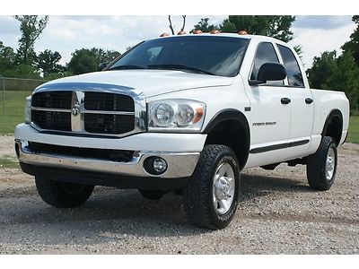 Hemi 5.7 liter automatic alloys 4x4 bedliner cold ac very clean
