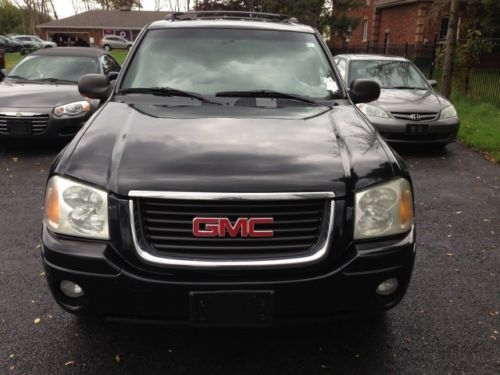 2002 gmc envoy slt_leather_great shape    a must see!!!