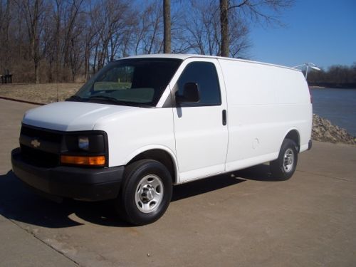 2009 chevy express 3500 cargo van one owner fleet maintained runs great!!!!