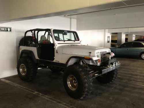 1995 jeep wrangler 2-door 4.0 liter 6cyl fuel injected_great daily driver