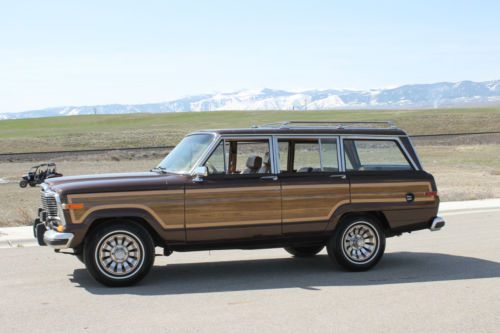 1985 jeep grand wagoneer, 84k original miles, excellent condition!!!