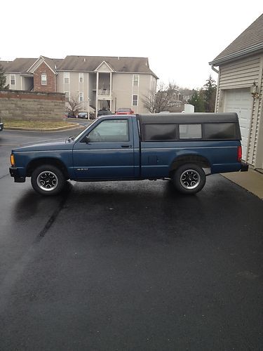 1992 chevrolet s-10 with truck cap low miles great shape similar to a gmc sonoma