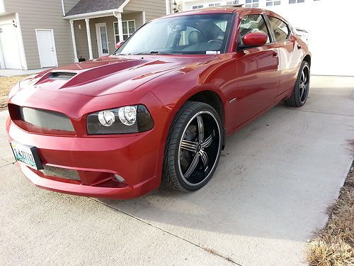 Srt look with all wheel drive 5.7 charger 350 hp low miles no reserve!!!!!! fast