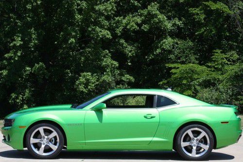 2900 mile camaro rs six speed, synergy green, gorgeous!