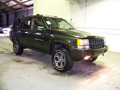 No reserve...orvis edition...good miles...v8...4x4