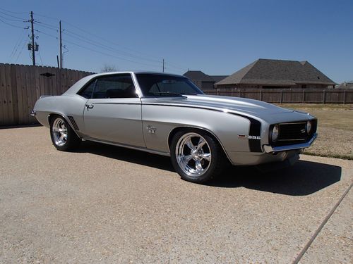1969 camaro ss with numbers matching 396 and muncie m20 4speed. cortez silver