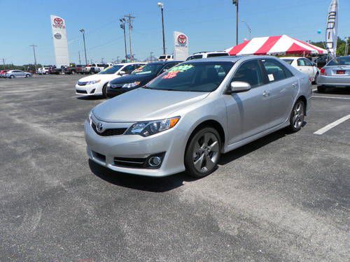Brand new, never titled 2012 toyota camry se 3.5l full warranty 2 yr toyota care