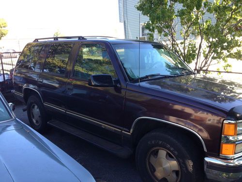1997 chevy tahoe 4x4 leather,fully loaded,clear title,must sell