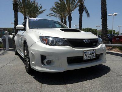 Wrx manual 2.5l moon clean carfax excellent cond smoke free low miles must sell