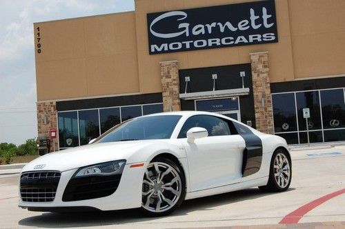 2011 audi r8 5.2 v10 coupe * one owner * $170k sticker * mint cond * we finance