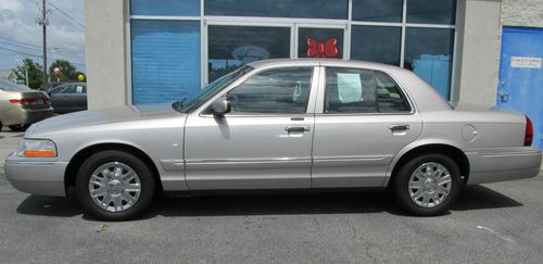 2005 mercury grand marquis silver 94,523 miles loaded leather