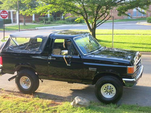 Ford bronco - restored, dehinged + professional painted, 90k miles, runs amazing