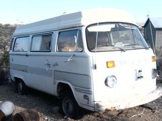 1974 vw bus with (full horizontal popup) camper top