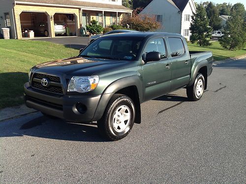 2011 toyota: tacoma - double cab 4wd - mint condition - like new - 4x4