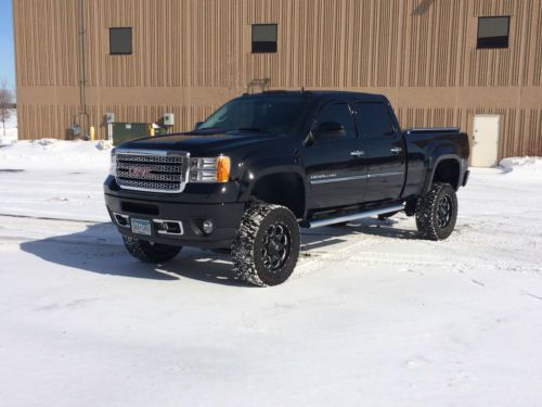 2011 gmc denali duramax, 7-1/2&#039;&#039; lift on 35&#039;&#039; tires, deleted and chipped
