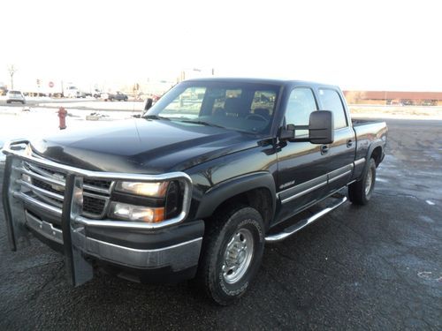 Lt crew cab 4dr, short box, 4x4, 6.0 v8, 1 owner no accidents, extra nice, clean