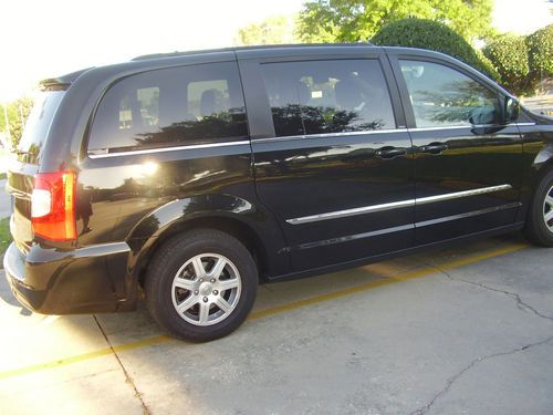 2012 chrysler town  and country