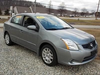 2010 nissan sentra, low miles, auto, like new in and out
