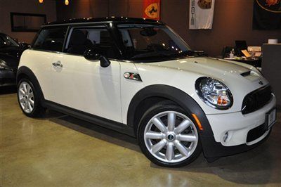 Mini cooper s*automatic*heated seats*runs great low miles 2 dr hatchback gasolin