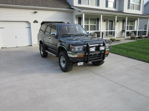 ** 1994 toyota 4runner sr5 4x4 ** low miles (40,596), like new condition, loaded
